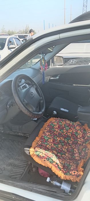 Автомобиль приора универсал 2011 г.в