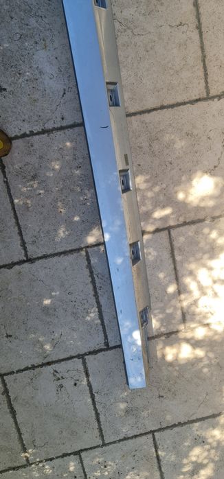 Prag stânga passat b8