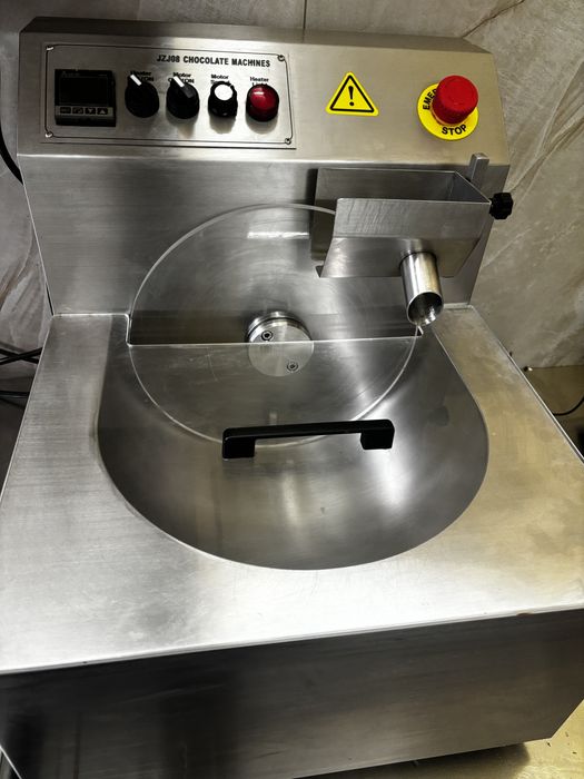 Машина за темпериране на шоколад