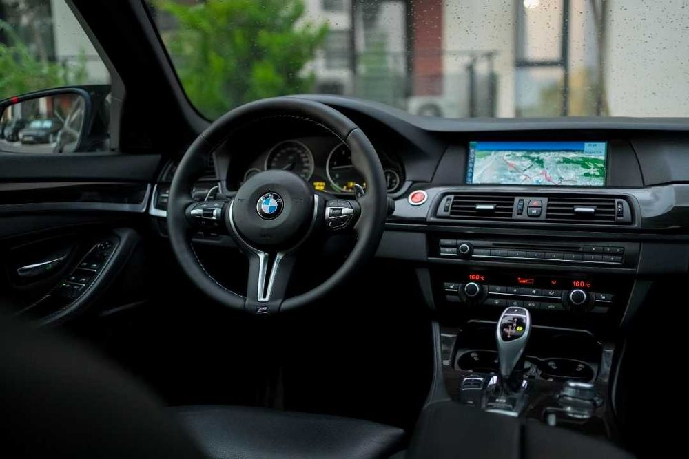 Volan BMW Seria 1 2 3 4 5 6 7 X1 X2 X3 X4 X5 X6 E/F F01 F02 F03 F04 F06 F12 F13 F15 F16 F10 F20 F25 F26 F30 F32 F33 F36 E90 E91 E92 E70 E71 E81 E84