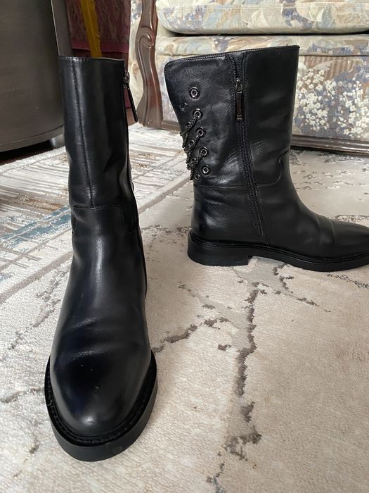 Продам 2 пары зимних сапог