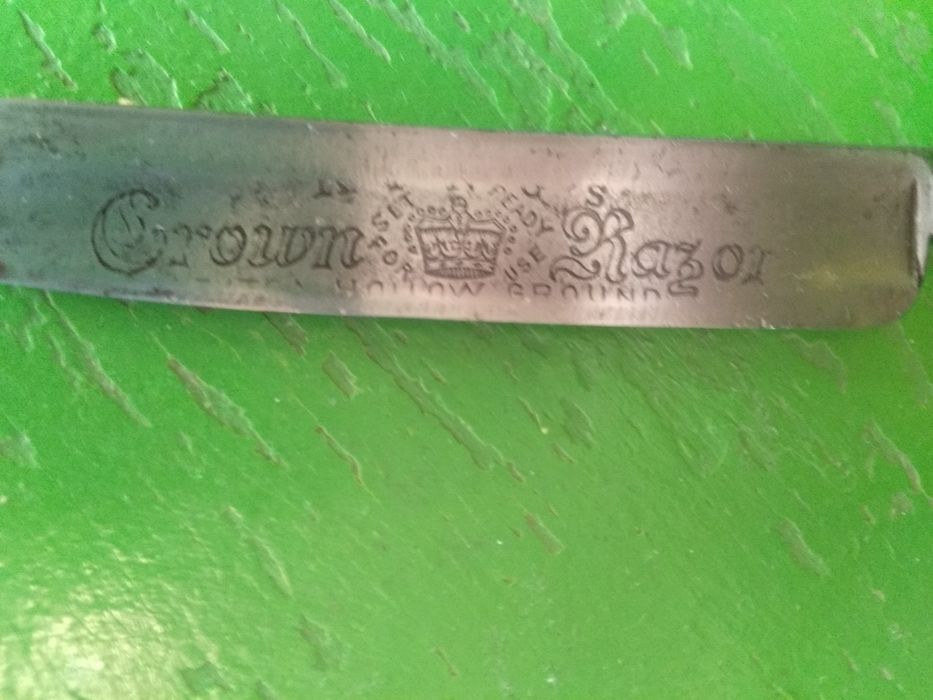 Бръснач,антика,но запазен