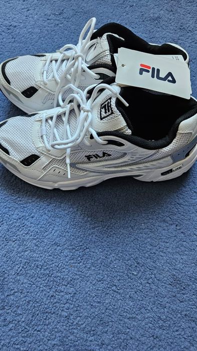 Продам кроссовки FilA