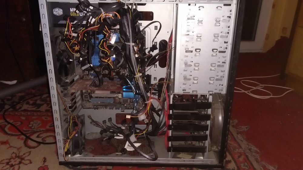 Две настолни машини, 2 PC-та