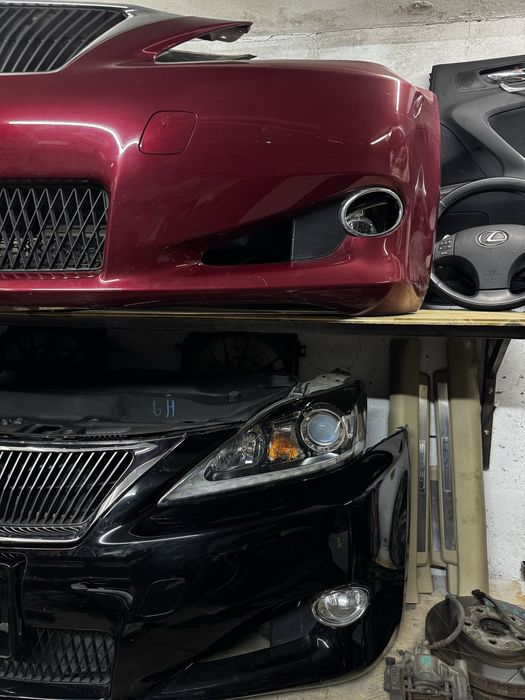 Lexus is 250 // 300 // 350 передний бампер, дверь