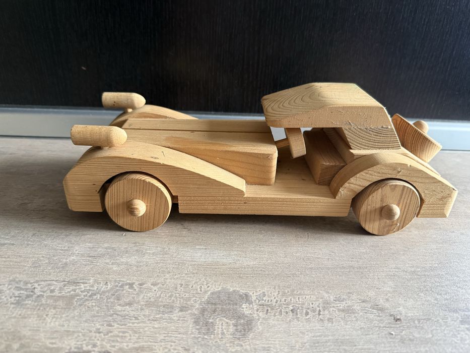 Masinuță din lemn