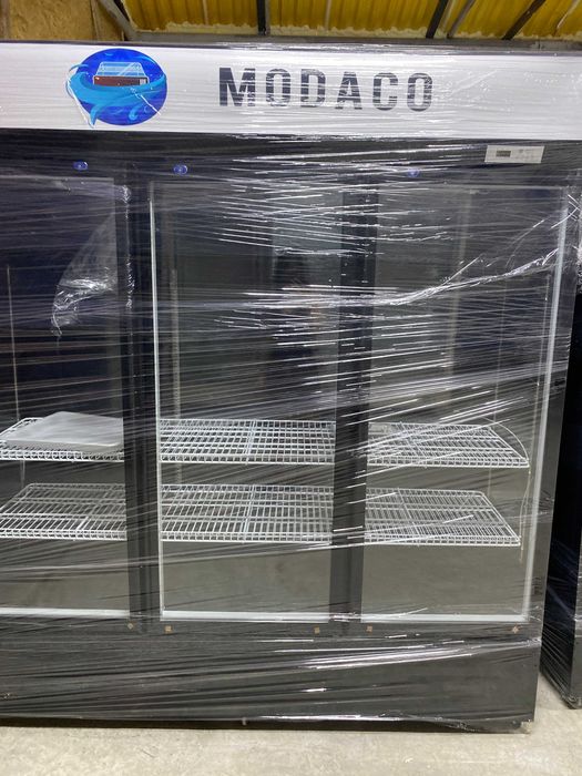 Vitrină verticală 3 uși 2–8°C răcire ventilată 180x56x200 cm