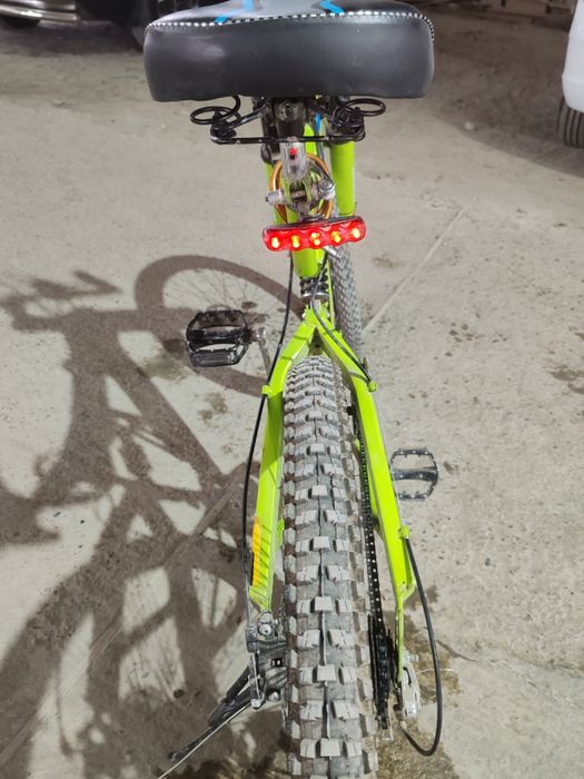 Велосипед горный 2 амортизатора по центру1 и на руле компания OLYMPIA