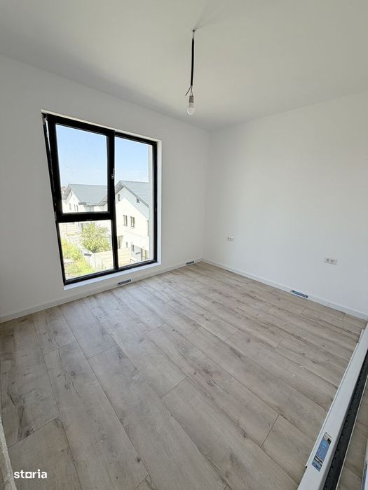 Apartament 2 camere, balcon, gata de utilizare
