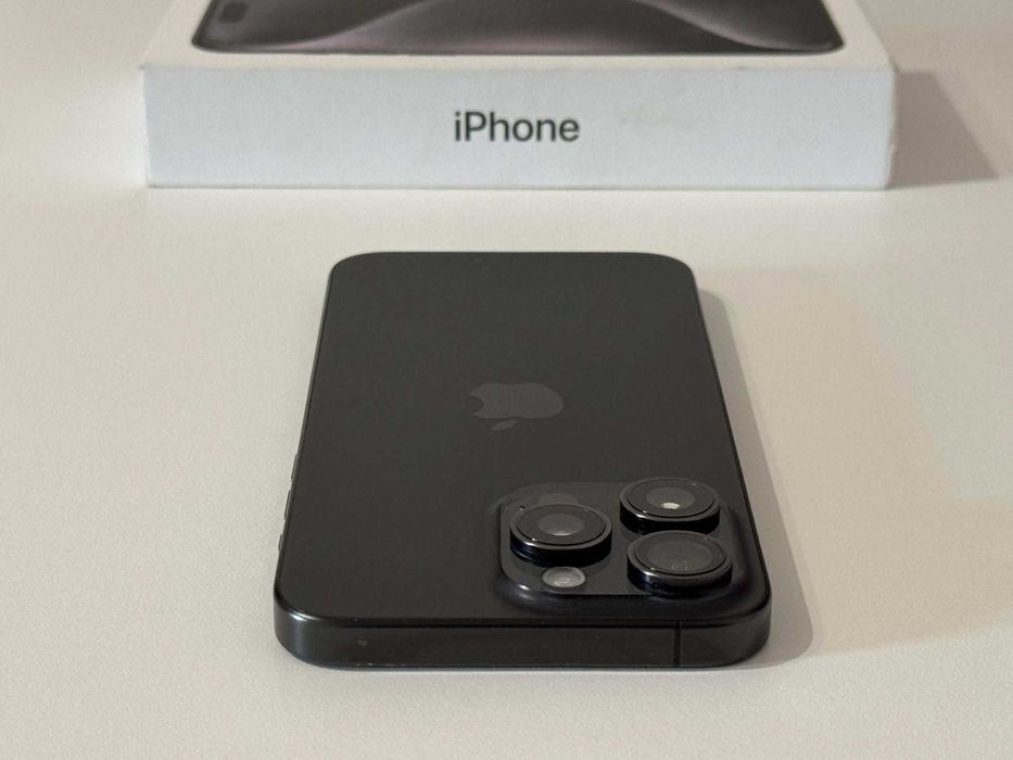 Бартер! iPhone 15 Pro Max Black Titanium (Черен) 88% Батерия!