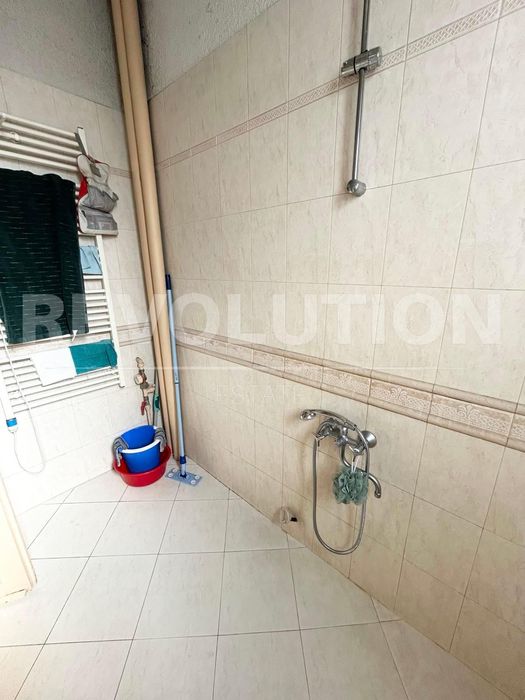 Многостаен апартамент в Център