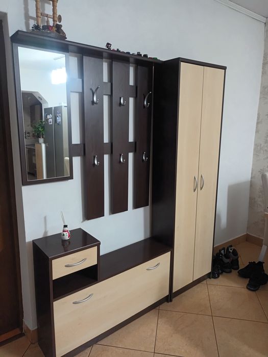 Vând cuier în stare foarte bună!