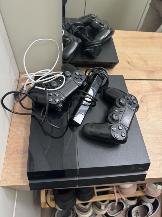 Продам sony play station 4