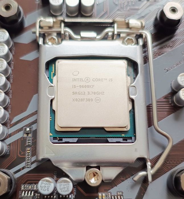 kit Intel I5 9600KF + Gigabyte Z390 D + 16GB DDR4 + cooler