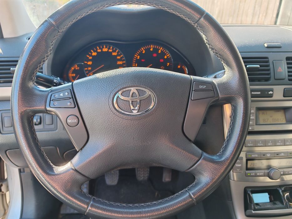 Toyota Avensis 1.8 benzina motor aspirat