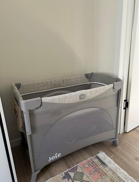 Продам Joie манеж-кровать