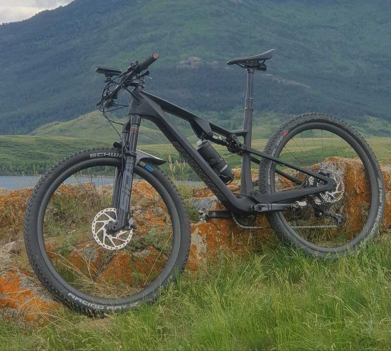 Велосипед двухподвес. Полностью карбоновый.