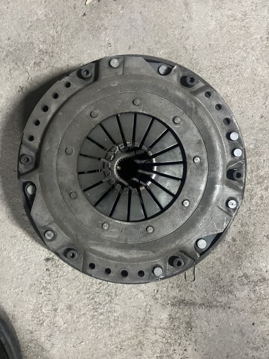 Мерседес 124 2.3 маховик в сборе