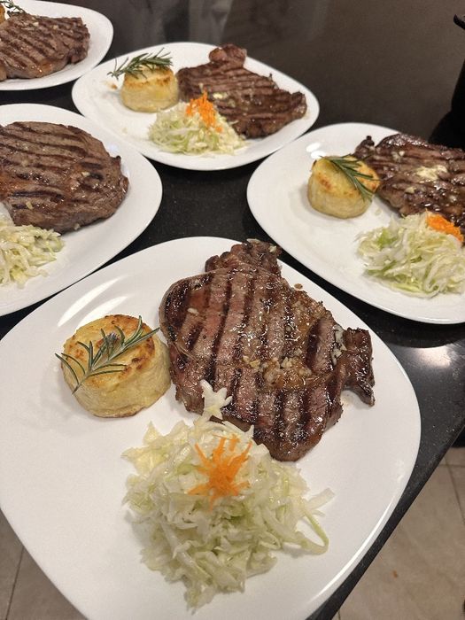 Salon evenimente , nunti , botezuri , majorate , conferințe