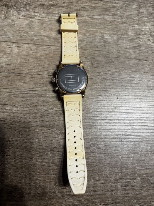 3 ceasuri Tommy Hilfiger, Jacques Lemans, Police