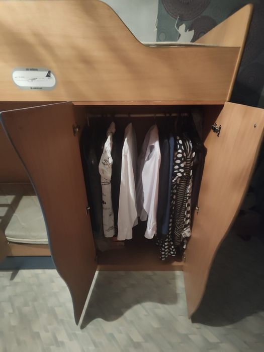 Двухярусная кровать