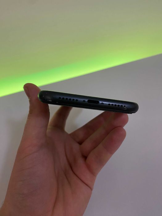 iPhone 11-64Gb /bat 84%