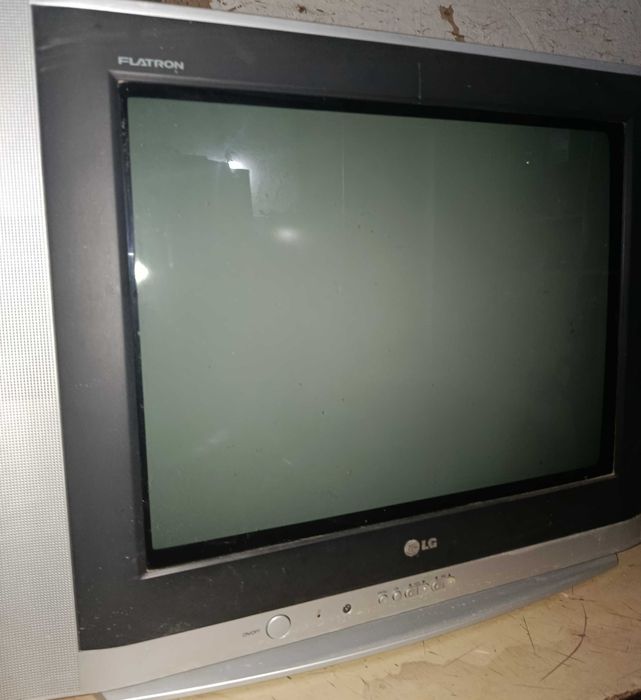 Продам LG Flatron (рабочий). Цена: 350к сум.