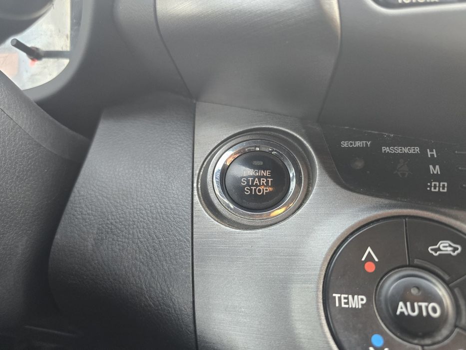 Toyota RAV4 2010 – 4x4, Cutie Automată / Padele, Mecanică Impecabilă (Casetă direcție nouă)