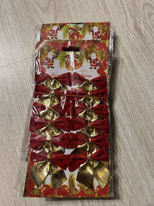 Красные бантики для декора