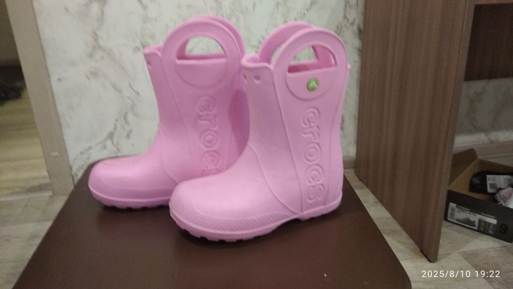 Продам кроксы Для девочки