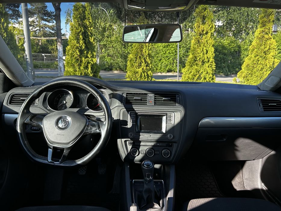 De Vanzare volkswagen jetta | 1.2TSI | an fabricatie 2017 | 112.000km | Al doilea proprietar | Carte Service