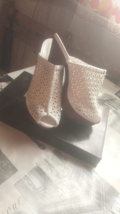 Продам обувь новая