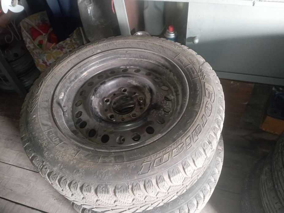 Продам диски железки вместе с шинами