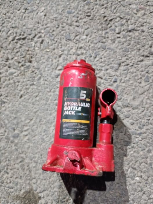Продам Домкраты 2шт