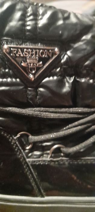 Черни юношески боти