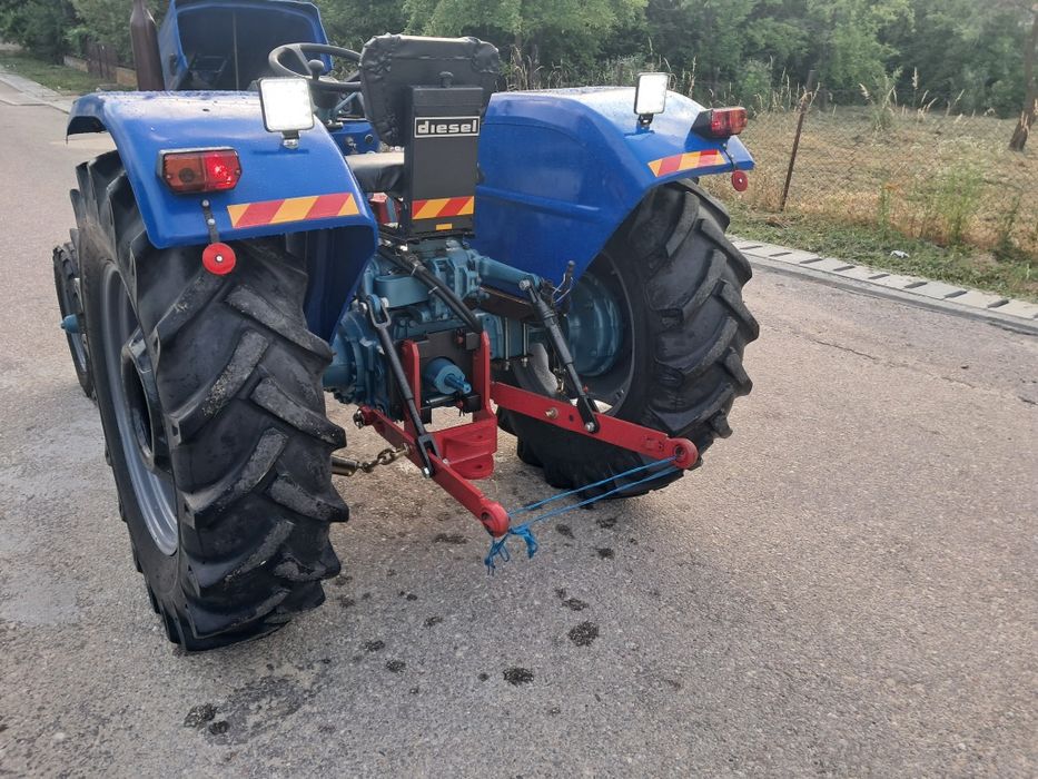 Tractor Universal 445