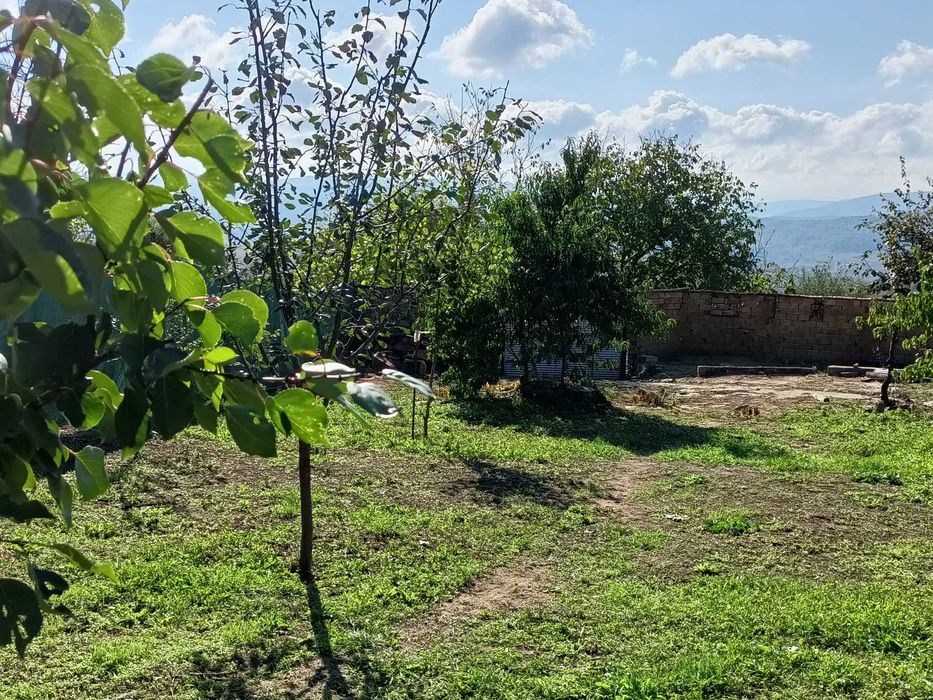 Продавам къща в село Черни Бряг, община Антоново, 64 кв.м с двор