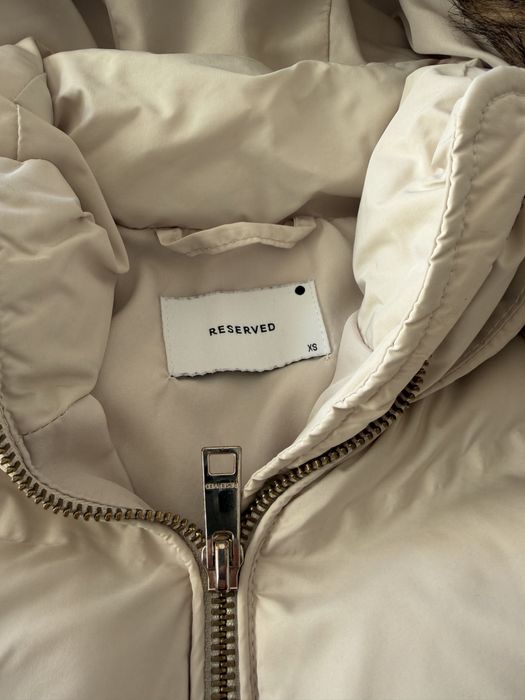 Продавам два броя зимни якета за момичета