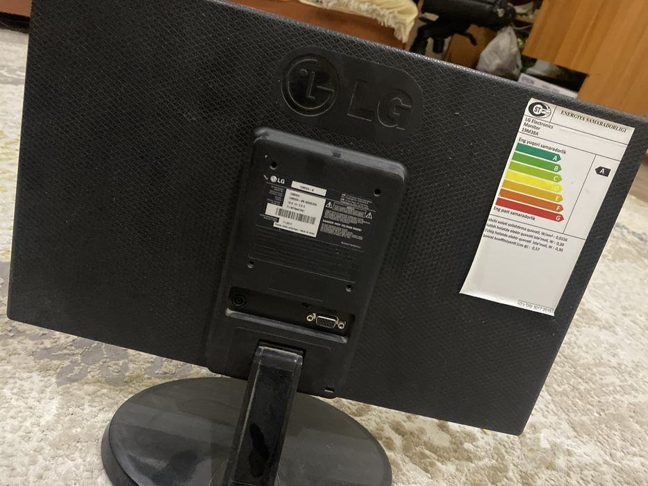 Monitor LG sotiladi yaxwi holatda