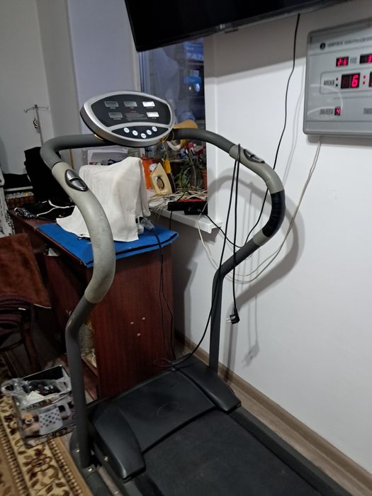 Продам беговую дорожку.