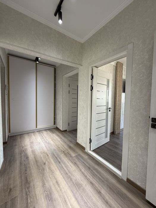 Продам  3 ком  Ц-2  Алайский ринок