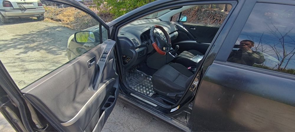 Toyota corolla verso d cat на части