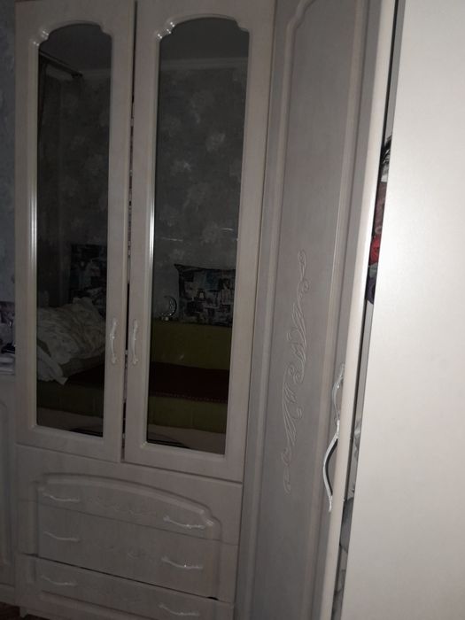 Продам угловой шкаф