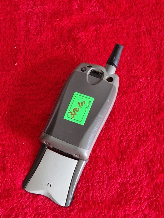 Telefon Sony Ericsson pentru colecție
