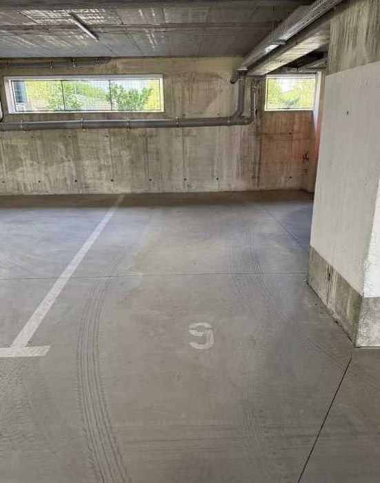 Loc de parcare garaj interior