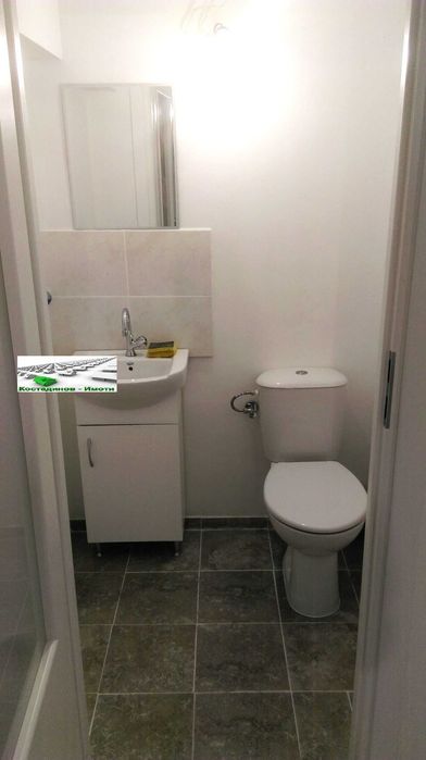 Дава се под наем Магазин в Пловдив, Център - 25 кв.м за 244.8 € - Снимка #3