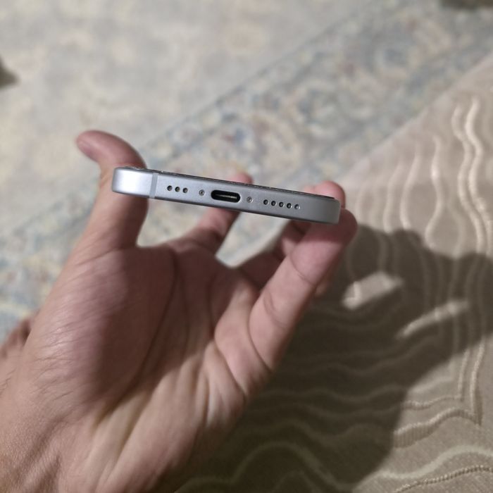iPhone 15 128gb.