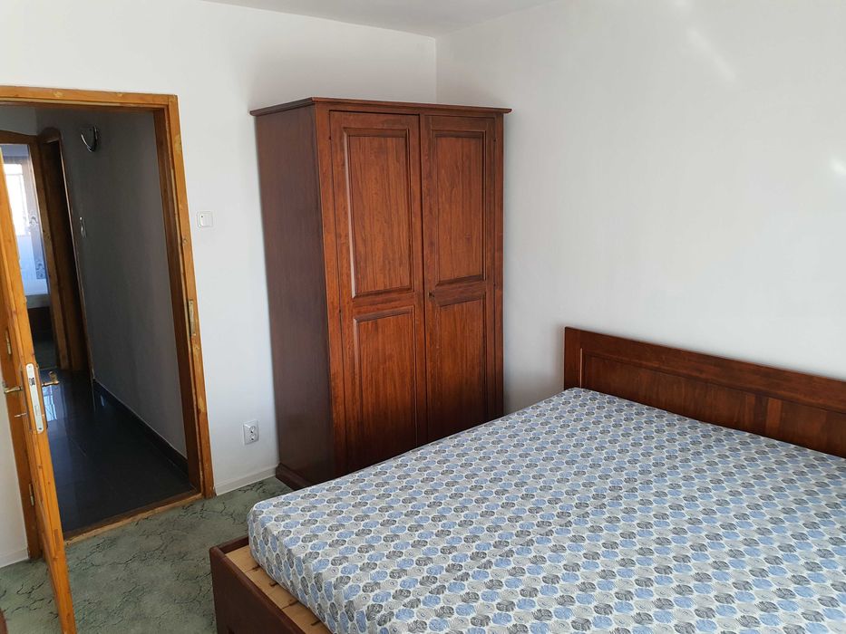 Inchiriez Apartament 3 camere zona Rogerius