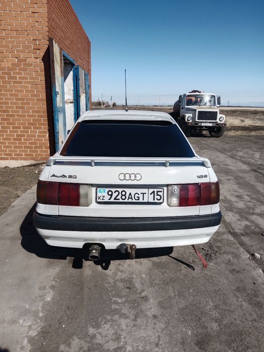 Продам Ауди 80 89 переходка Б3