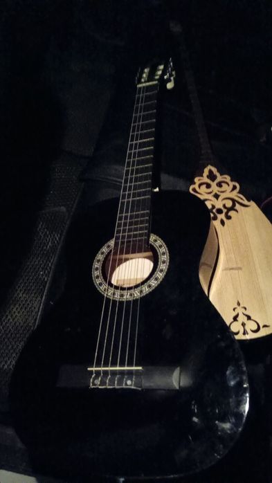 Домбра и гитара новый длставка есть